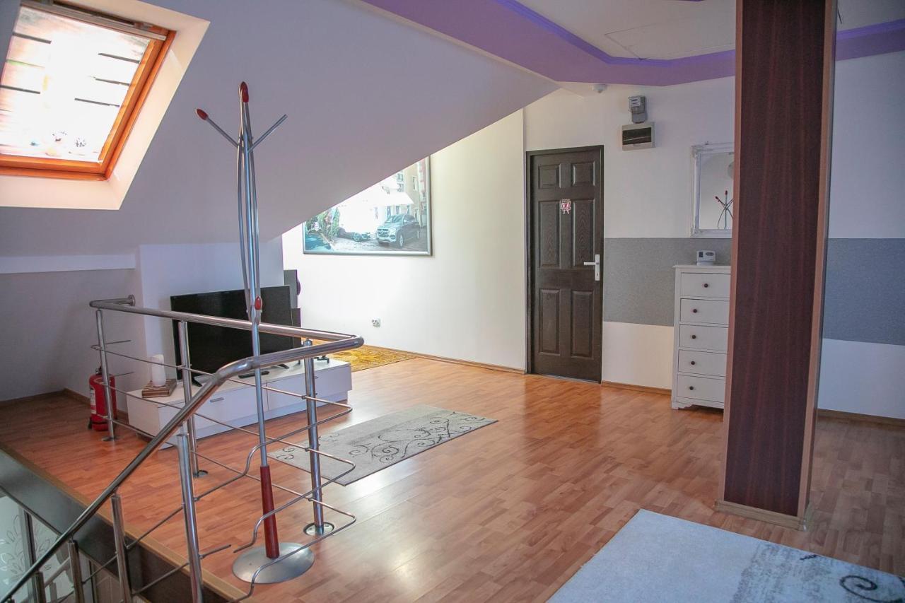 Xxl-House Appartement Târgu-Mureş Buitenkant foto